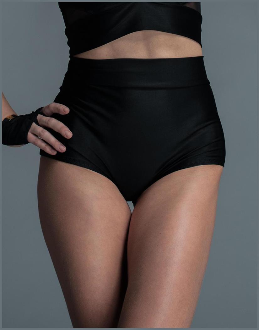 spandex shorts under skirt