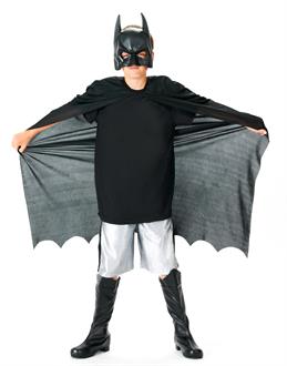 The Dark Knight Rises Batman Cape and Mask Accessory Kit
